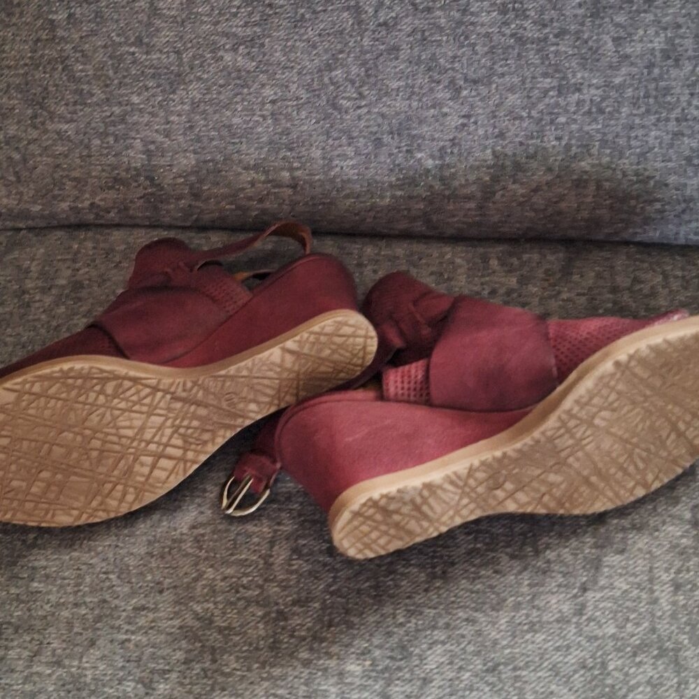 Shoes - Picture 3 of 4